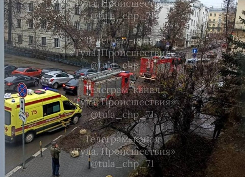 Из здания на улице Льва Толстого в Туле эвакуировали 100 человек