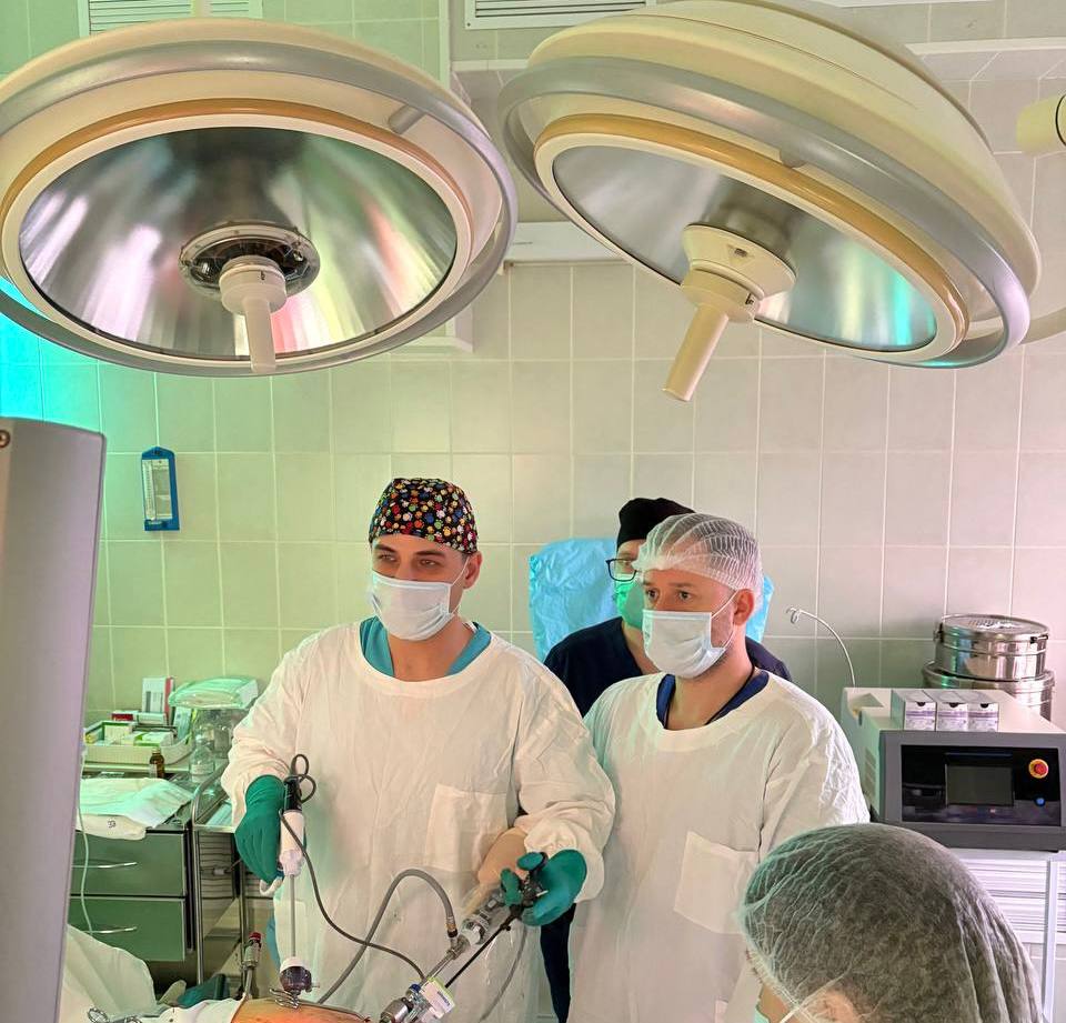 Врачи Тульской областной больницы освоили новый метод удаления аденомы предстательной железы