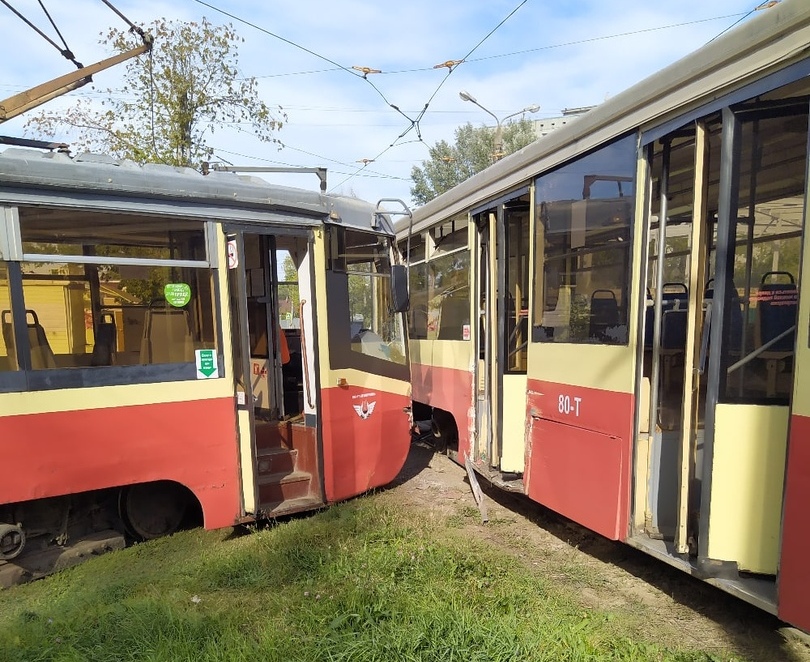 Не каждый день такое увидишь: в Туле на Красном перекопе столкнулись 2 трамвая