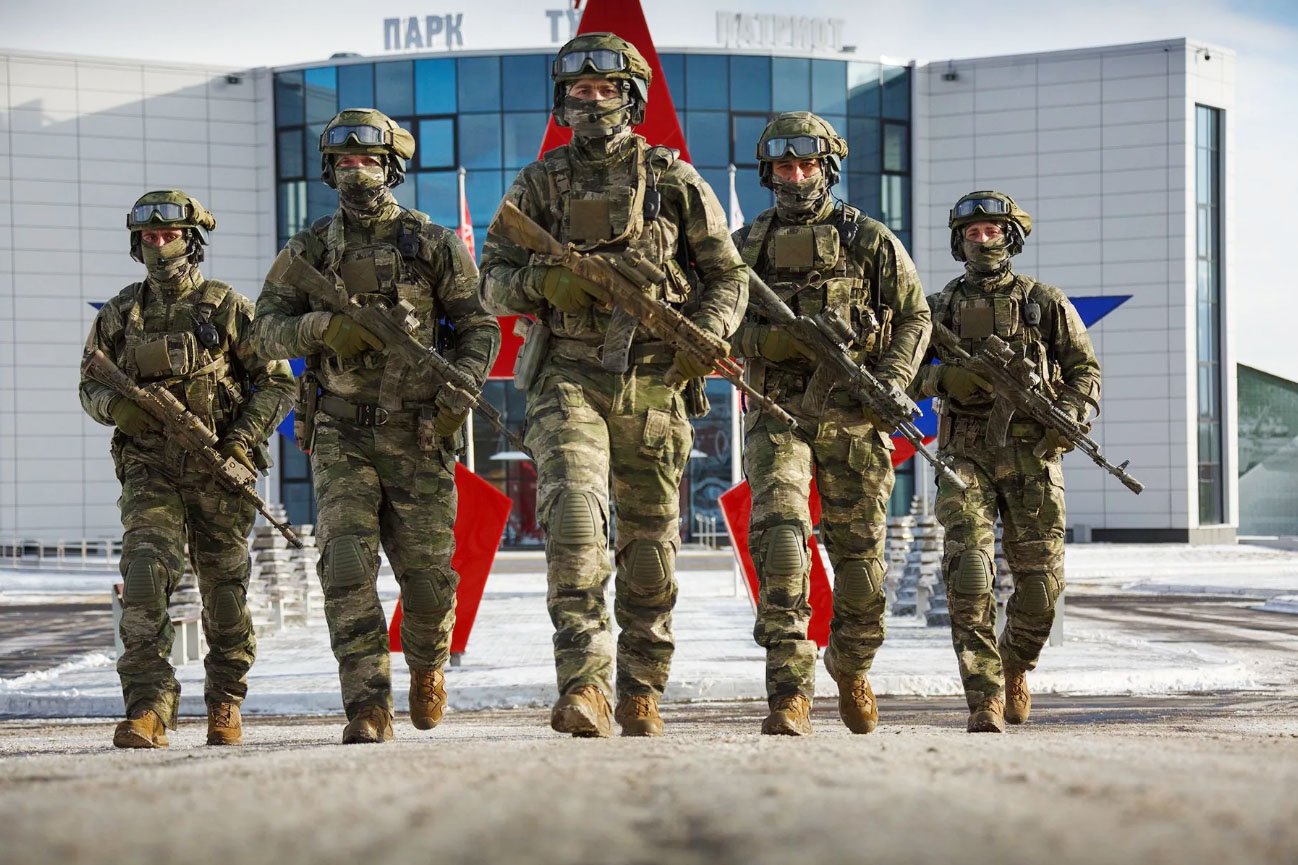 Алексей Дюмин поздравил военнослужащих Сил специальных операций