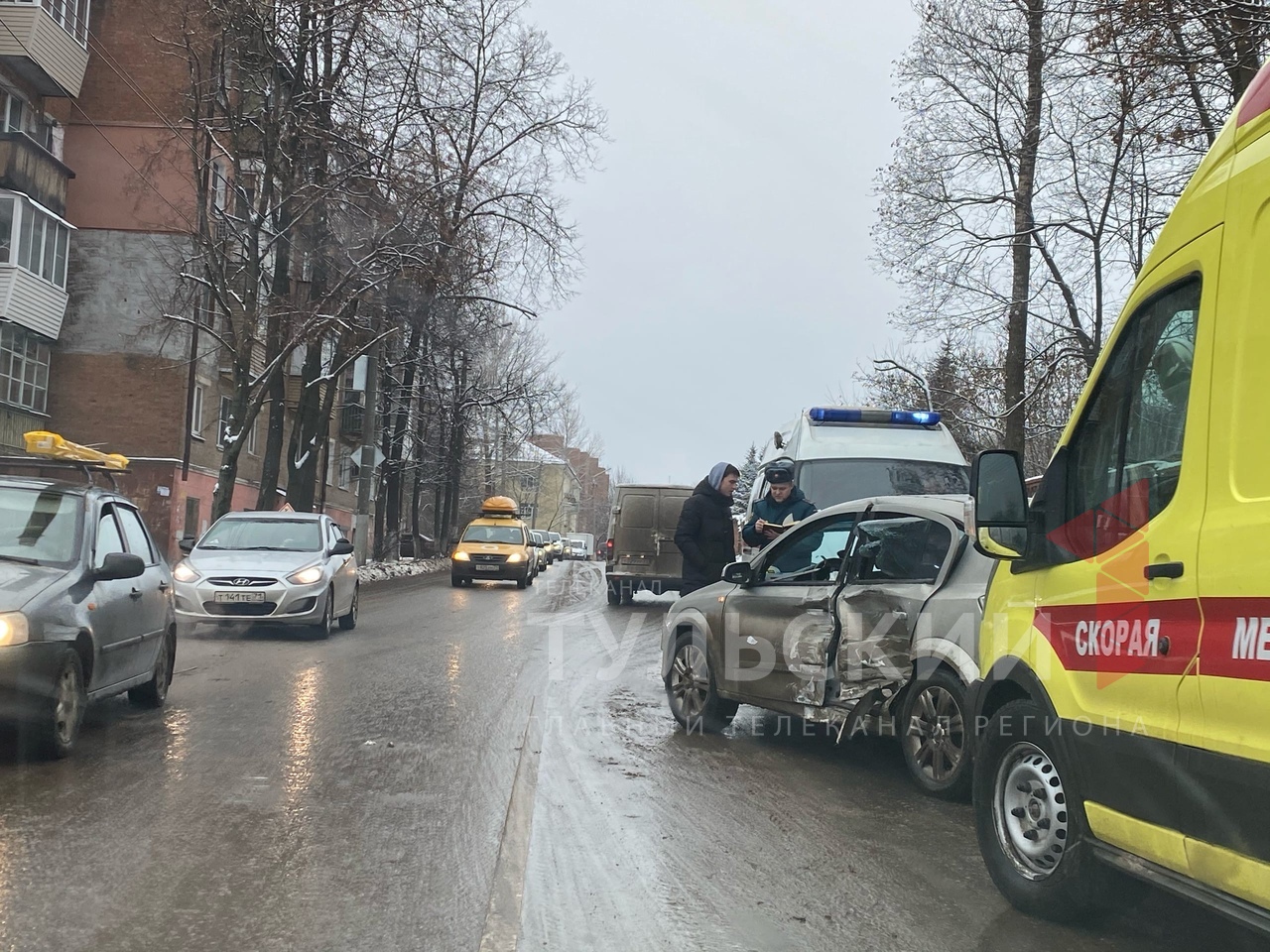 В Туле произошла жесткая авария