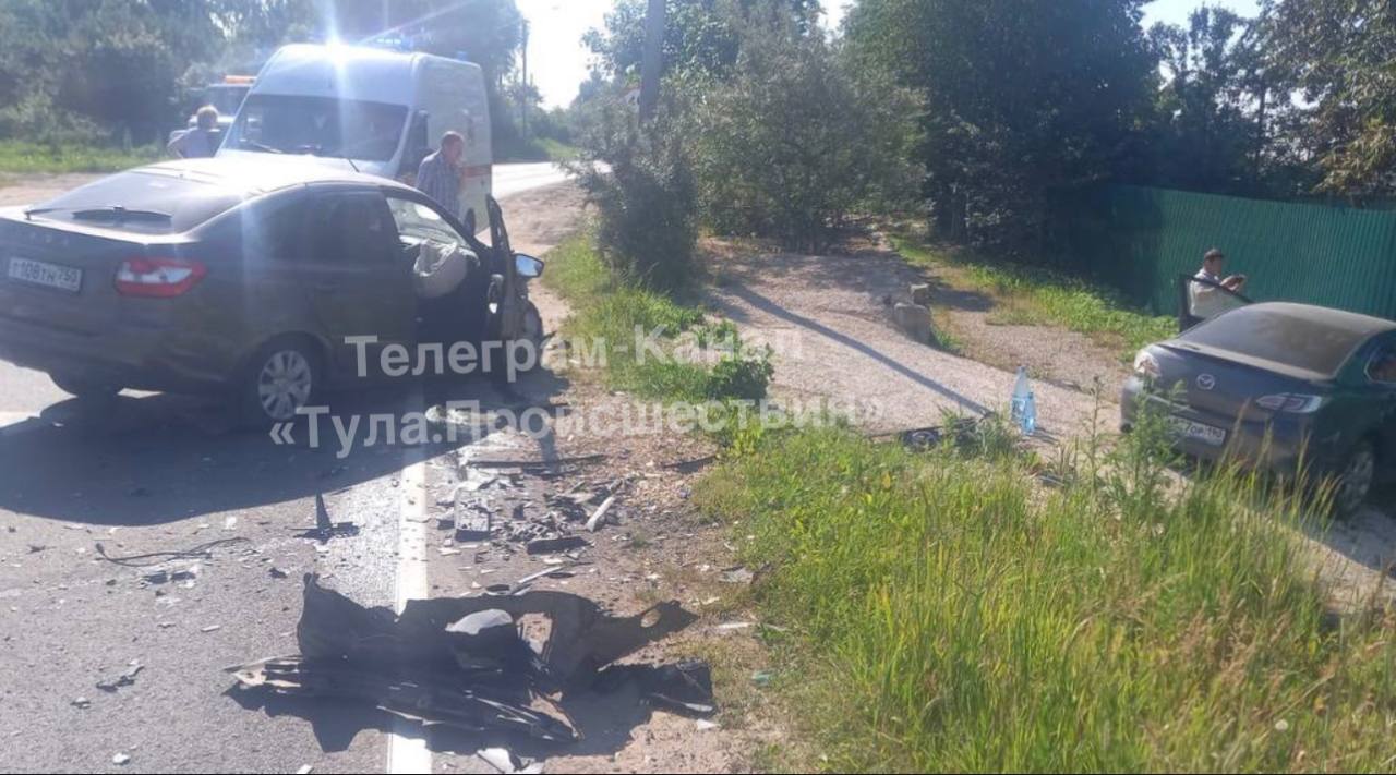 В деревне Барсуки Тульской области произошло серьезное ДТП