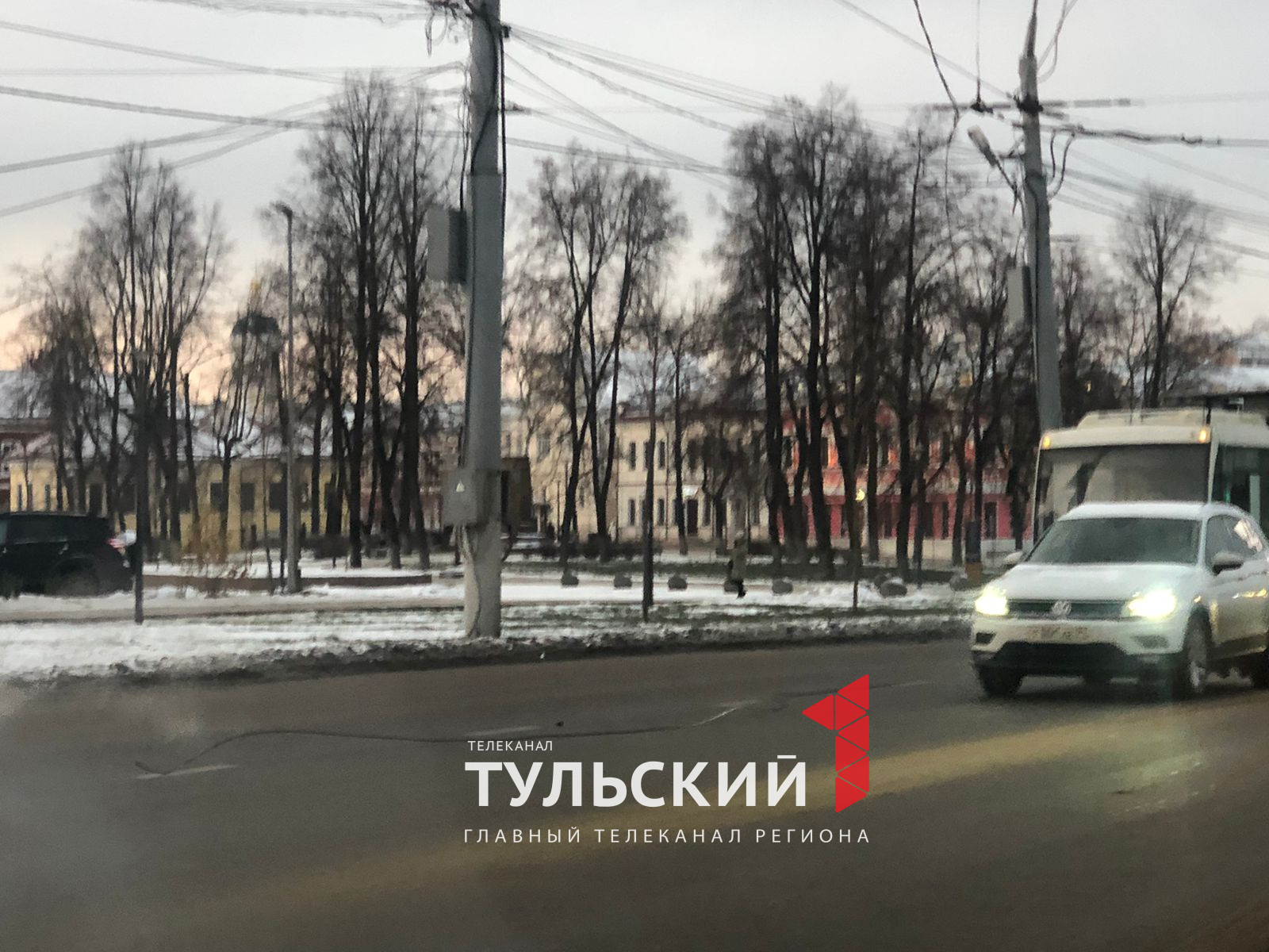 В Туле на Зареченском мосту встали троллейбусы - Новости Тулы и области