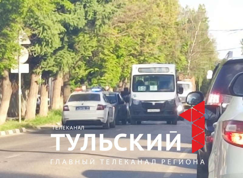 В Туле на улице Станиславского произошло ДТП с участием автобуса
