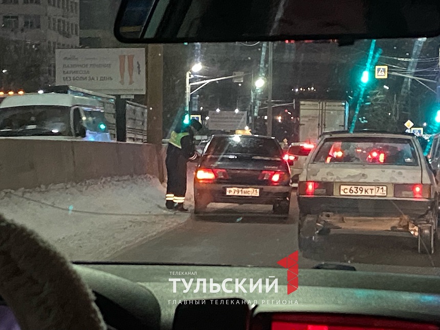 На улице Рязанской в Туле в ДТП попали сразу 4 машины