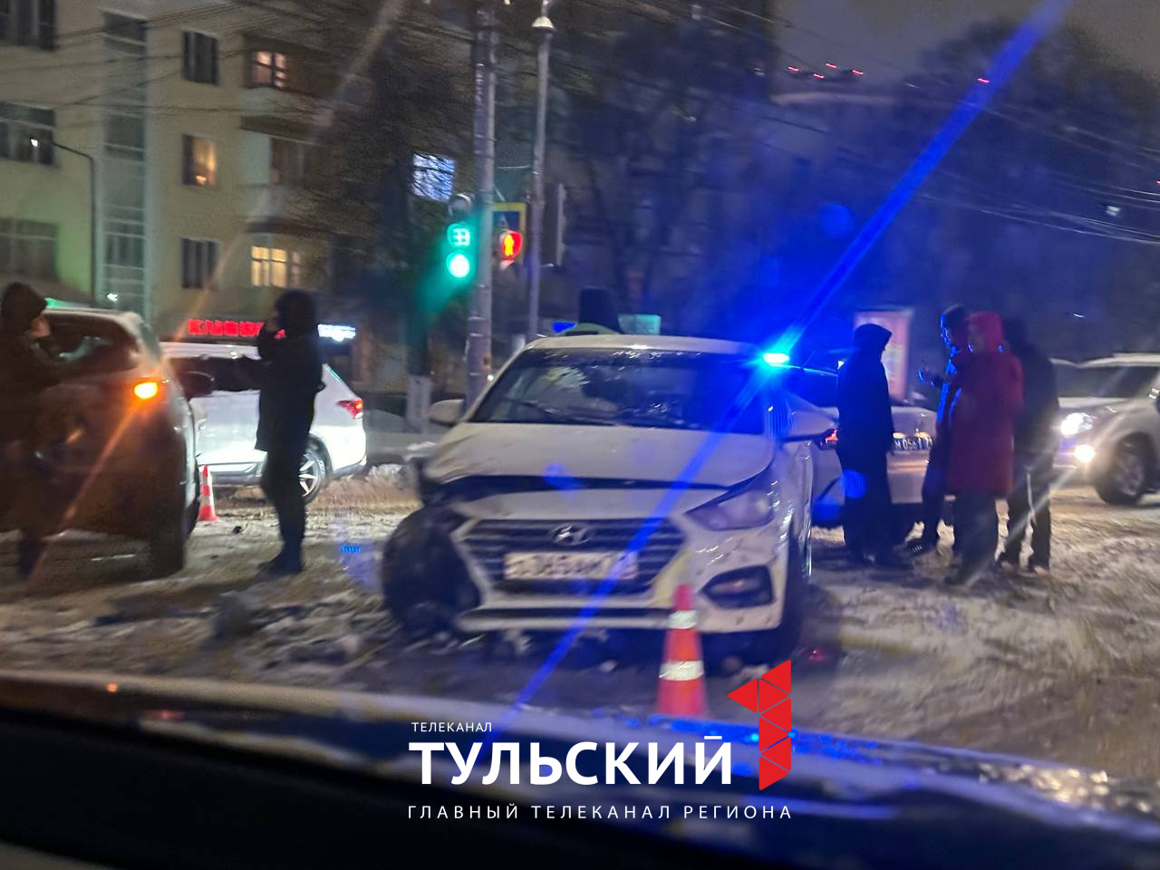 В Туле на пешеходном переходе на проспекте Ленина столкнулись два автомобиля