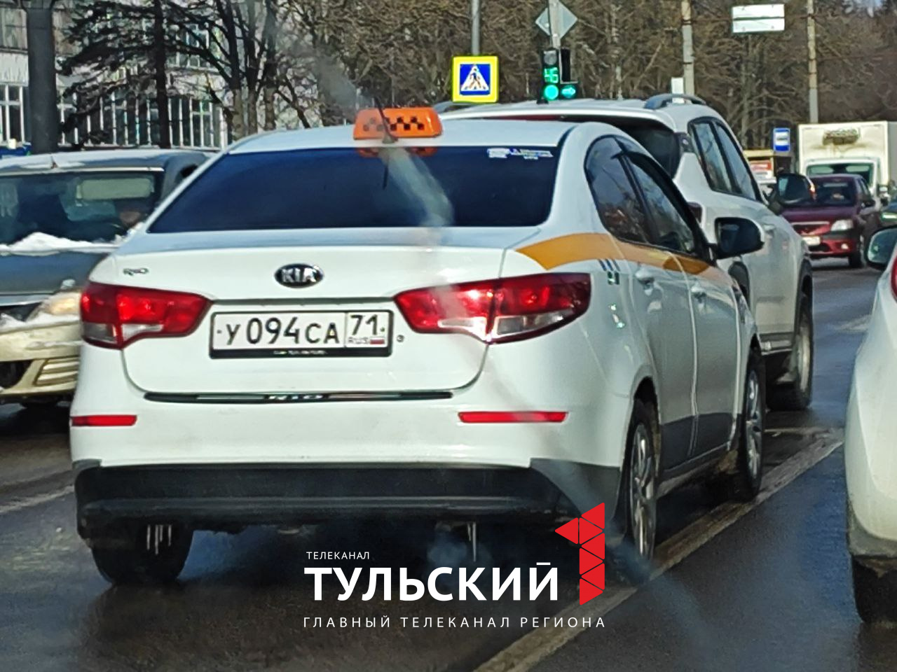 В Туле на проспекте Ленина такси попало в ДТП