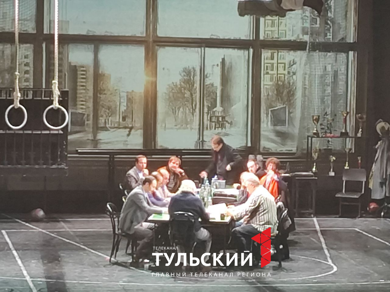 В Туле показали спектакль «12» с Никитой Михалковым