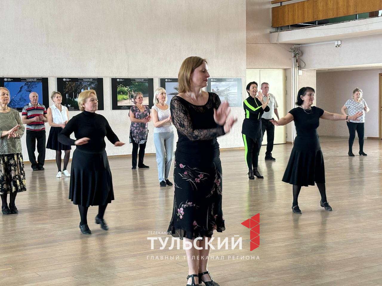 В Туле пенсионеров приглашают на занятия бальными танцами