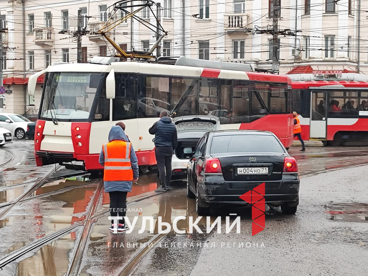 Из-за ДТП на улице Оборонной в Туле «встали» трамваи