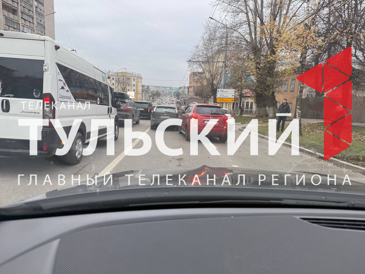 В Туле из-за ДТП по улице Октябрьской образовалась пробка