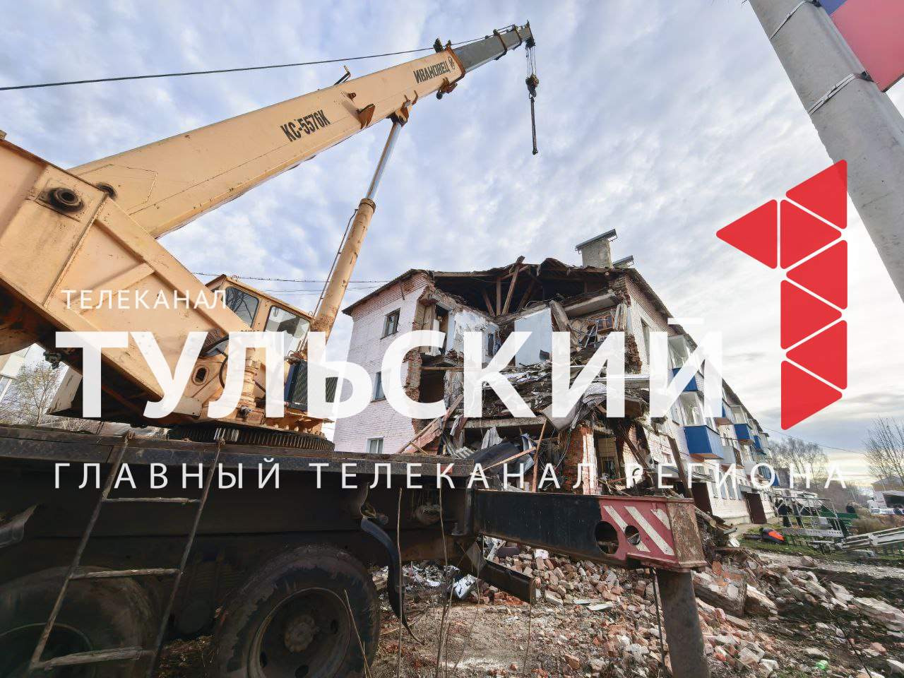 Жильцы трехэтажки в Куркино начали возвращаться в квартиры после взрыва