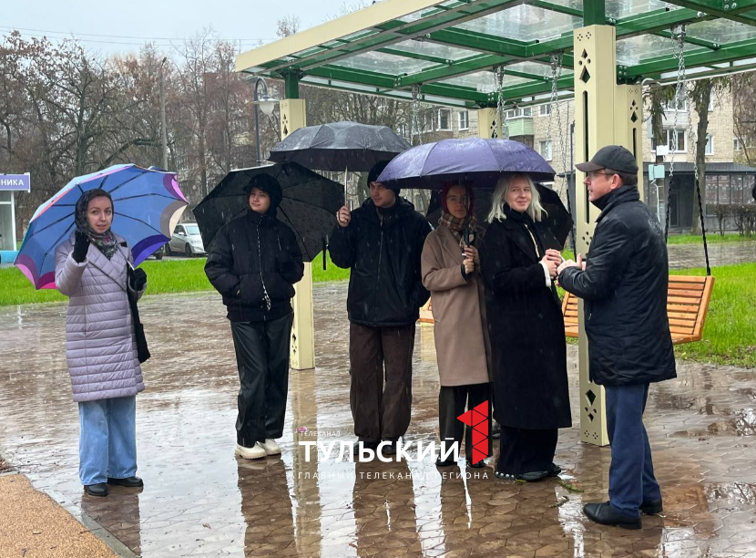 Студентам ТулГУ рассказали, как благоустраивают сквер Толстого