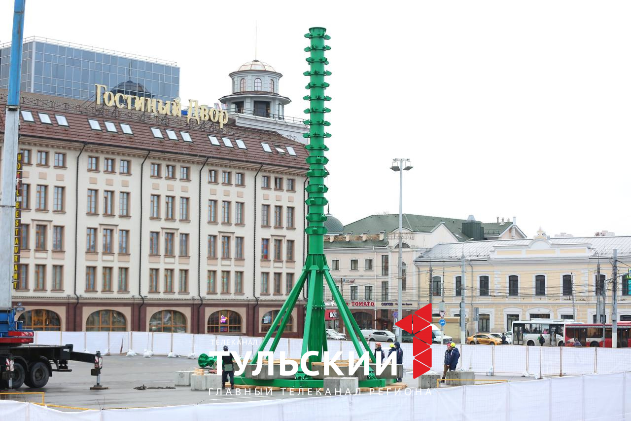 Раскрыта интрига: какая будет новогодняя ёлка на площади Ленина