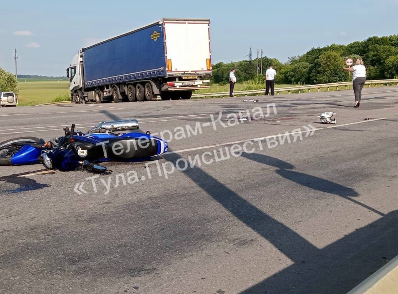 В Тепло-Огаревском районе два подростка на мотоцикле врезались в фуру -  Новости Тулы и области - 1tulatv