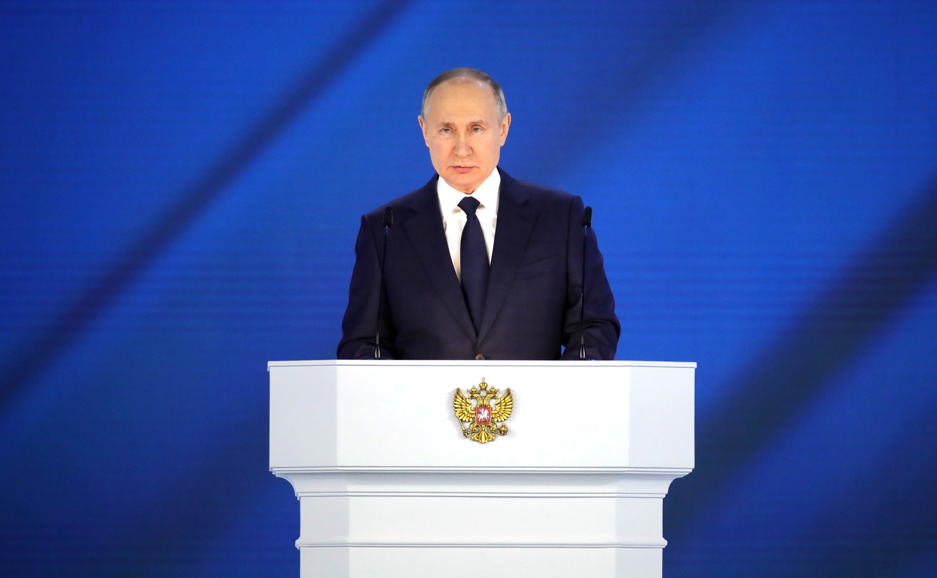 Владимир Путин подписал Указ о выходных между майскими праздниками