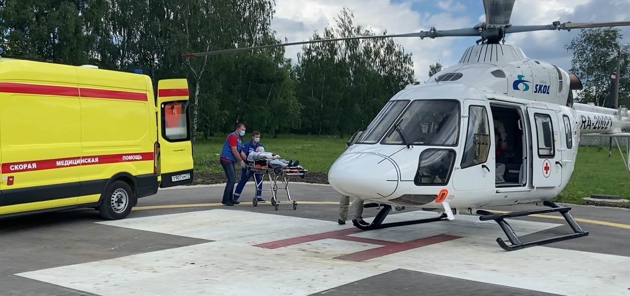 Больного из Ефремова в тяжелом состоянии в Новомосковск доставил вертолет санавиации
