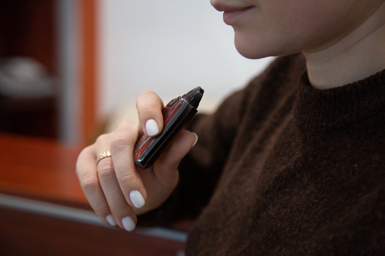 В России могут полностью запретить продажу вейпов