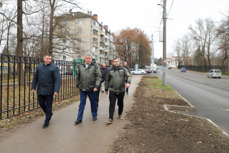 Илья Беспалов проконтролировал ремонт дороги на улице Тимирязева в Туле