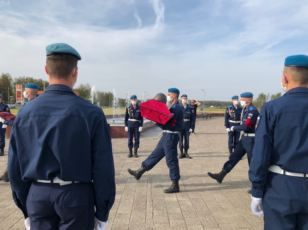 В Туле торжественно проводили на родину останки героя Великой Отечественной войны