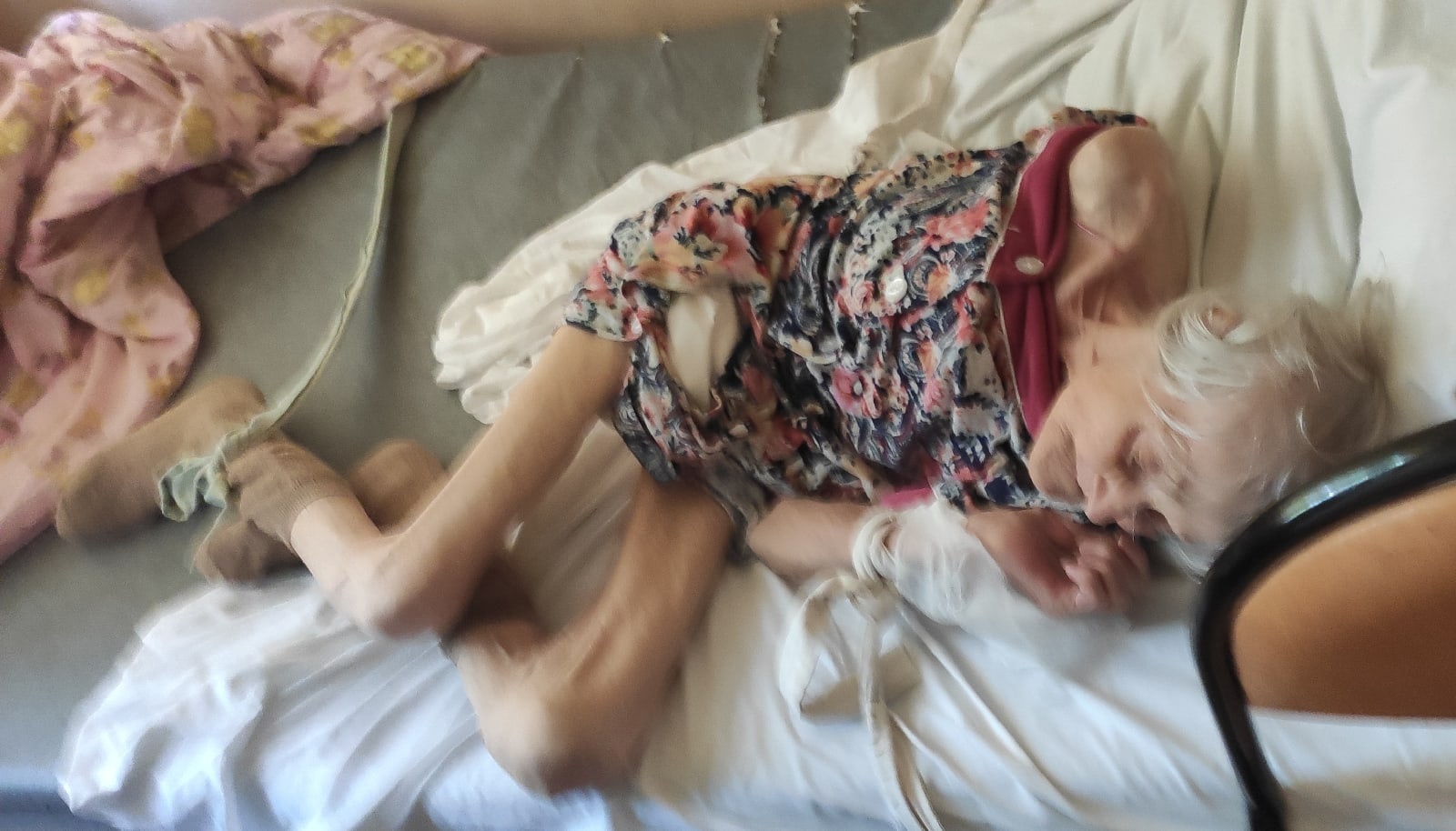 "Она кричала от боли": в сети появились фото "последствий лечения" 93-летнего Ветерана Великой Отечественной Войны