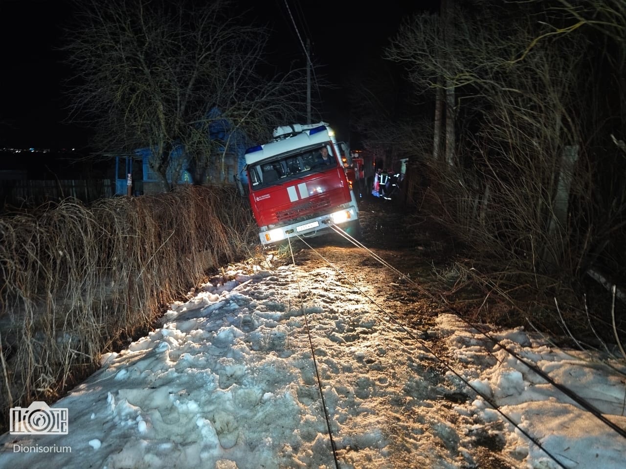 В Большой Туле две машины МЧС застряли в грязи