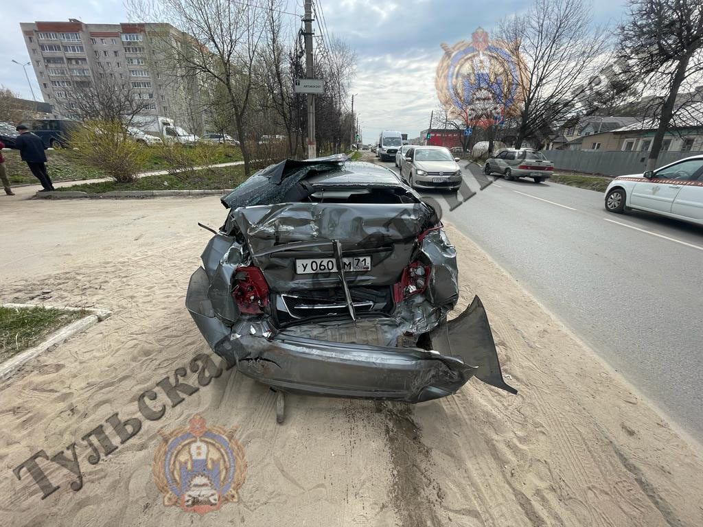 В Алексине в результате тройного ДТП 38-летний мужчина попал в больницу