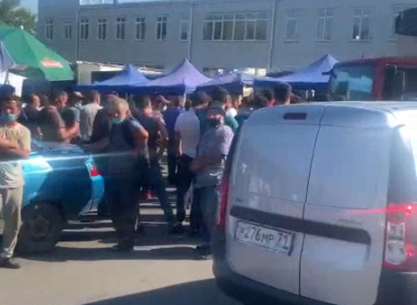 В Туле правоохранители провели массовую проверку мигрантов 