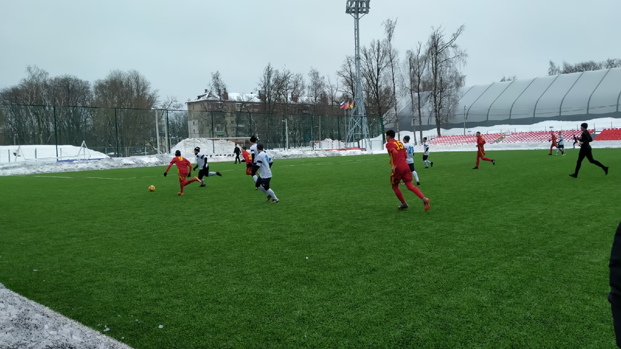 В Туле проходит матч второго тура зимнего первенства по футболу