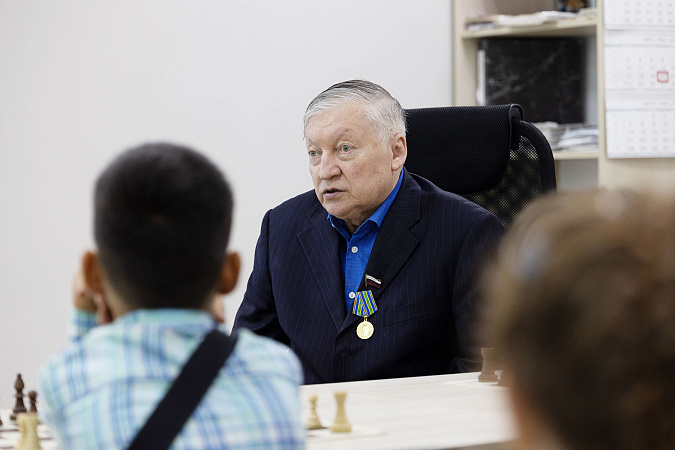 В Международный день шахмат Тульскую область посетил гроссмейстер Анатолий Карпов