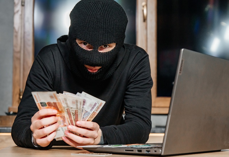 Житель Киреевска перевёл мошенникам на «безопасный счёт» 5,5 миллионов рублей