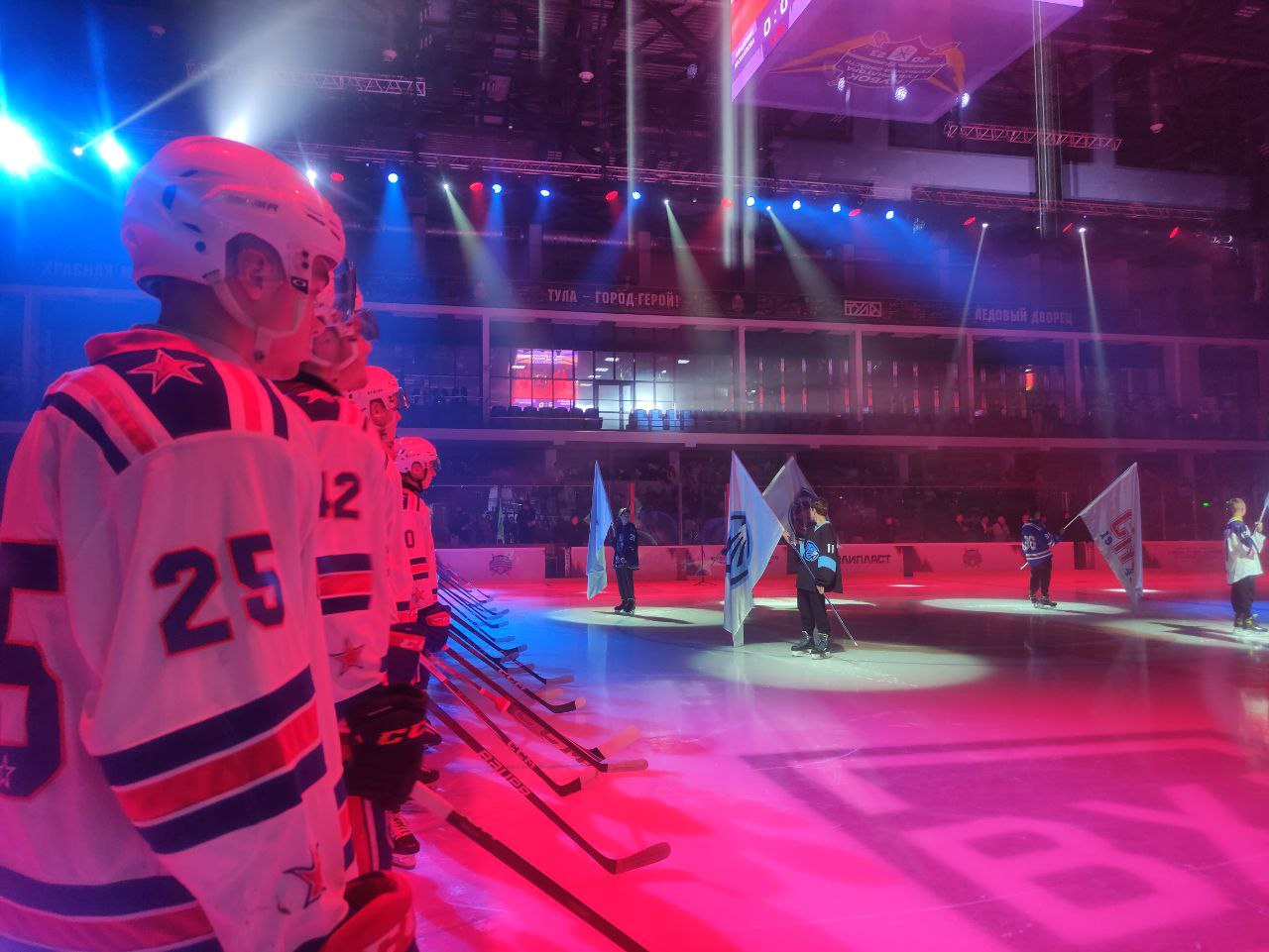 Лед и азарт победы: в Туле стартовал Кубок Губернатора по хоккею