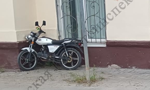 В Белеве 15-летний мотоциклист врезался в здание музея ЖД Вокзала