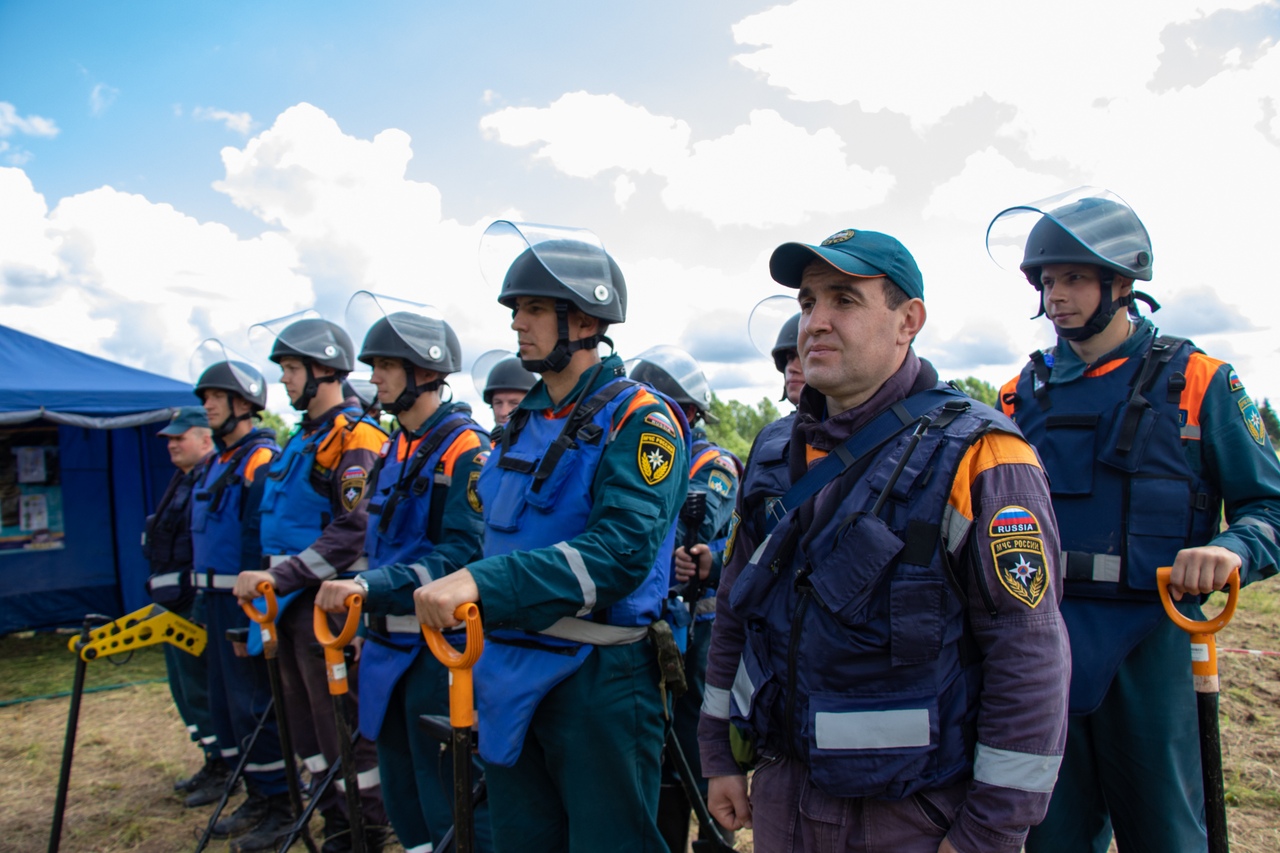 Тульские спасатели обезвреживают снаряды времен ВОВ под Тверью