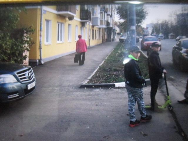 В Туле на улице Болдина Merсedes-Benz сбил ребенка