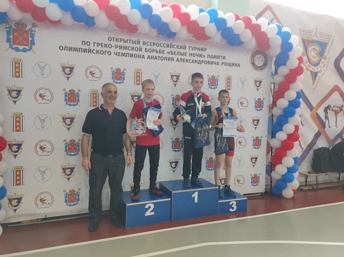Туляки стали бронзовыми призерами Всероссийских соревнований по спортивной борьбе