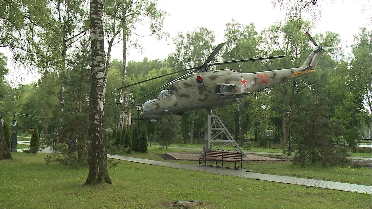 В новомосковском парке Памяти и Славы открыли выставку боевых вертолетов -  Новости Тулы и области - 1tulatv