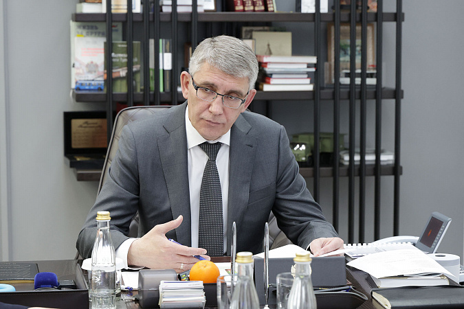 Дмитрий Миляев поздравил тульских налоговых работников с 35-летием службы