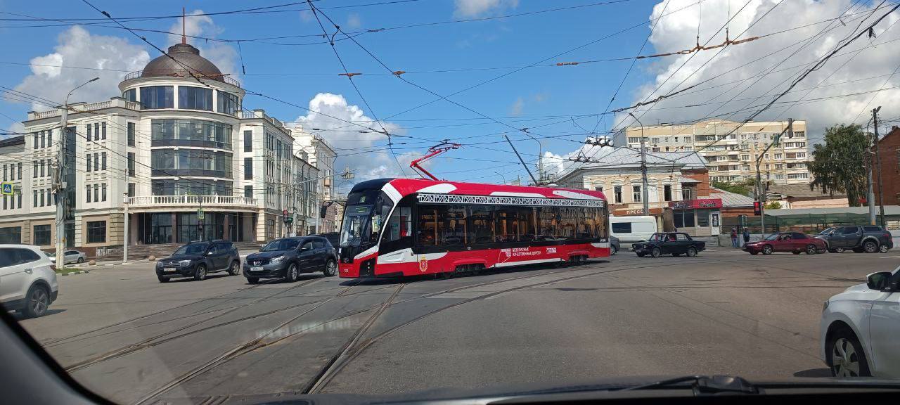 В Туле на улице Октябрьской произошло первое ДТП со «Львенком»