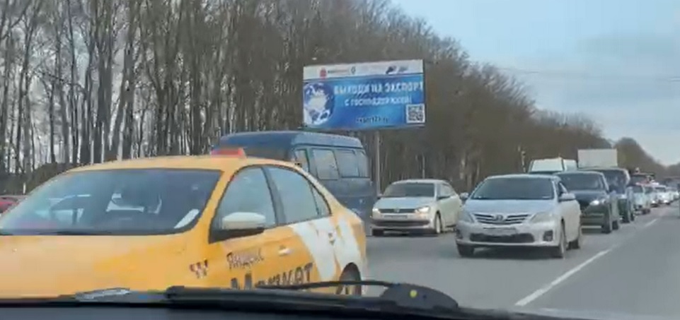 На Новомосковском шоссе в Туле образовалась огромная пробка