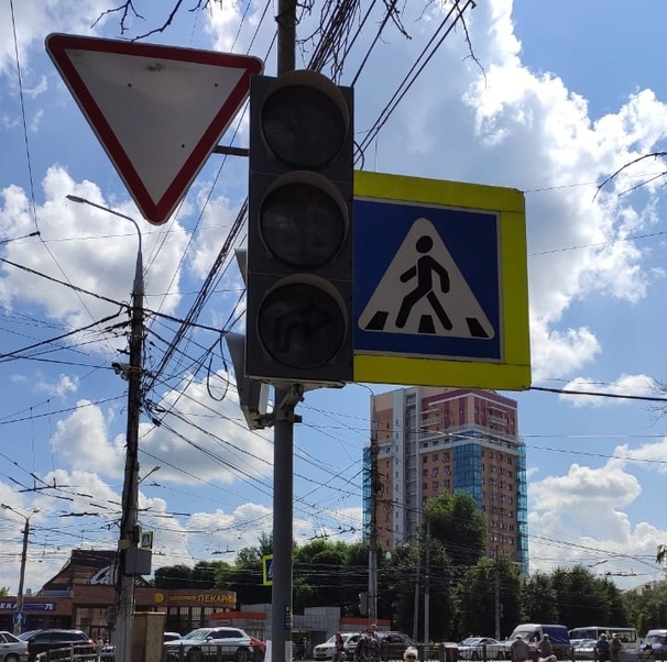 В Туле на перекрестке проспекта Ленина и 9 Мая не работает светофор
