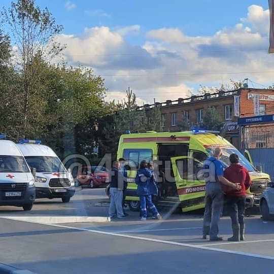 Тройное ДТП в Туле с автобусом и "скорой": появилось видео с места происшествия