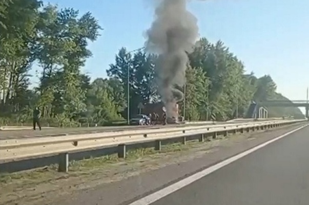 Жесткое ДТП в Тульской области: автомобиль загорелся