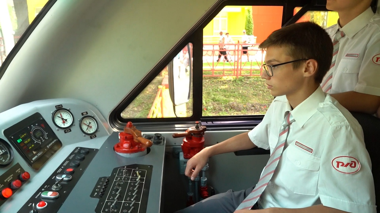 На Тульской детской железной дороге закрылся сезон: чему научились будущие машинисты