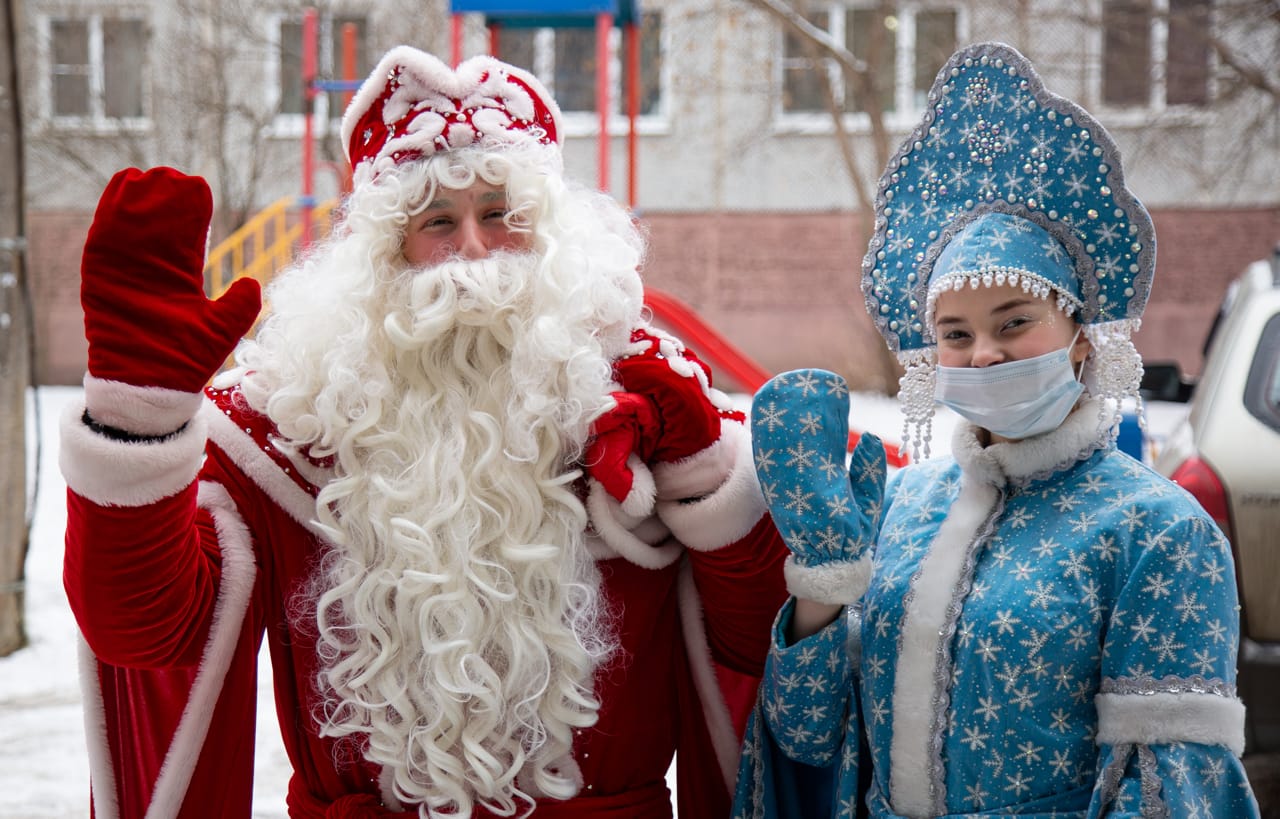 Сколько стоит вызвать Деда Мороза и Снегурочку на дом в Туле - Новости Тулы  и области - 1tulatv