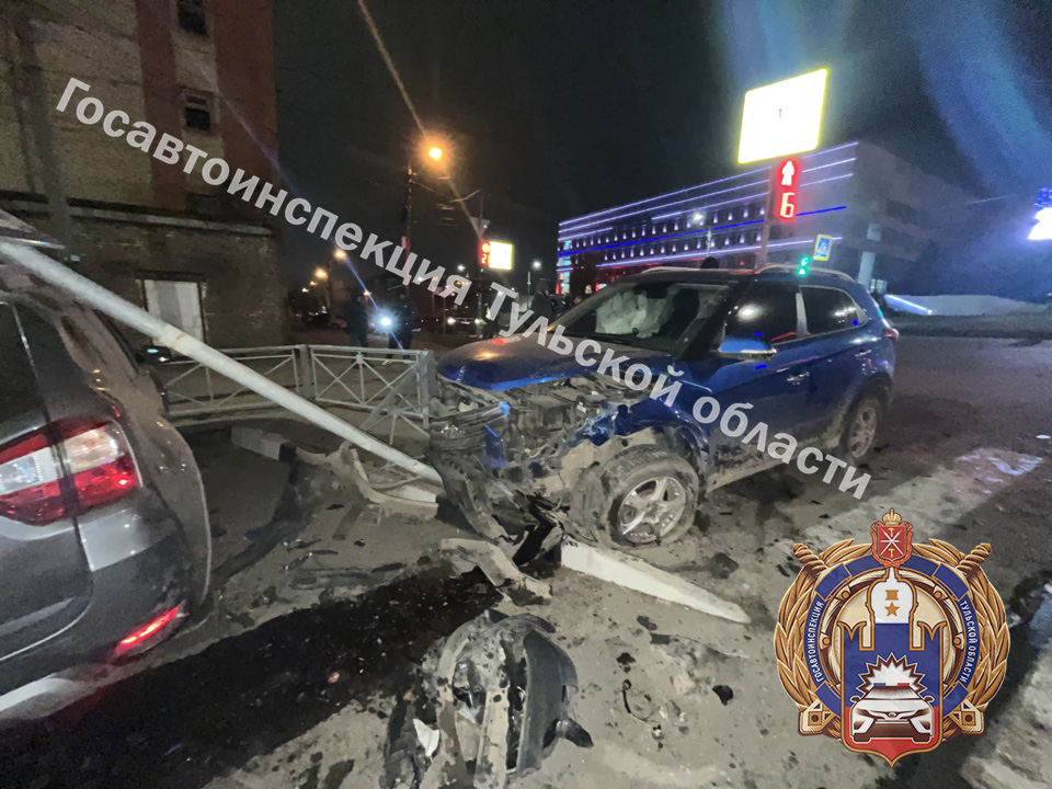 На улице Демидовской в Туле 36-летний водитель устроил тройное ДТП