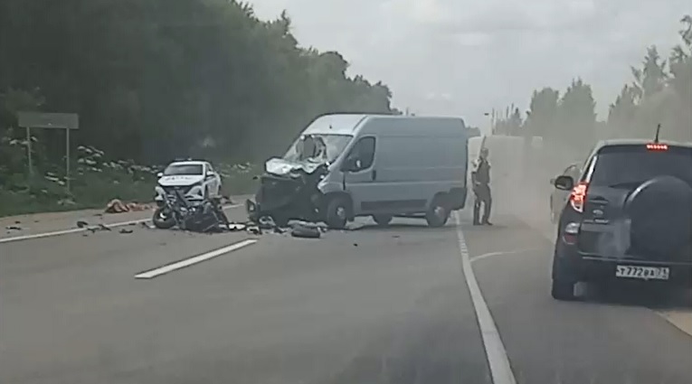 На Новомосковском шоссе в Туле после аварии погиб мотоциклист