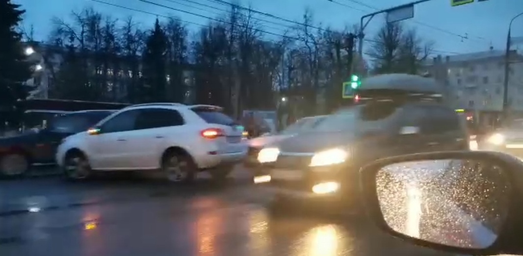Из-за ДТП на проспекте Ленина в центре Тулы образовалась пробка