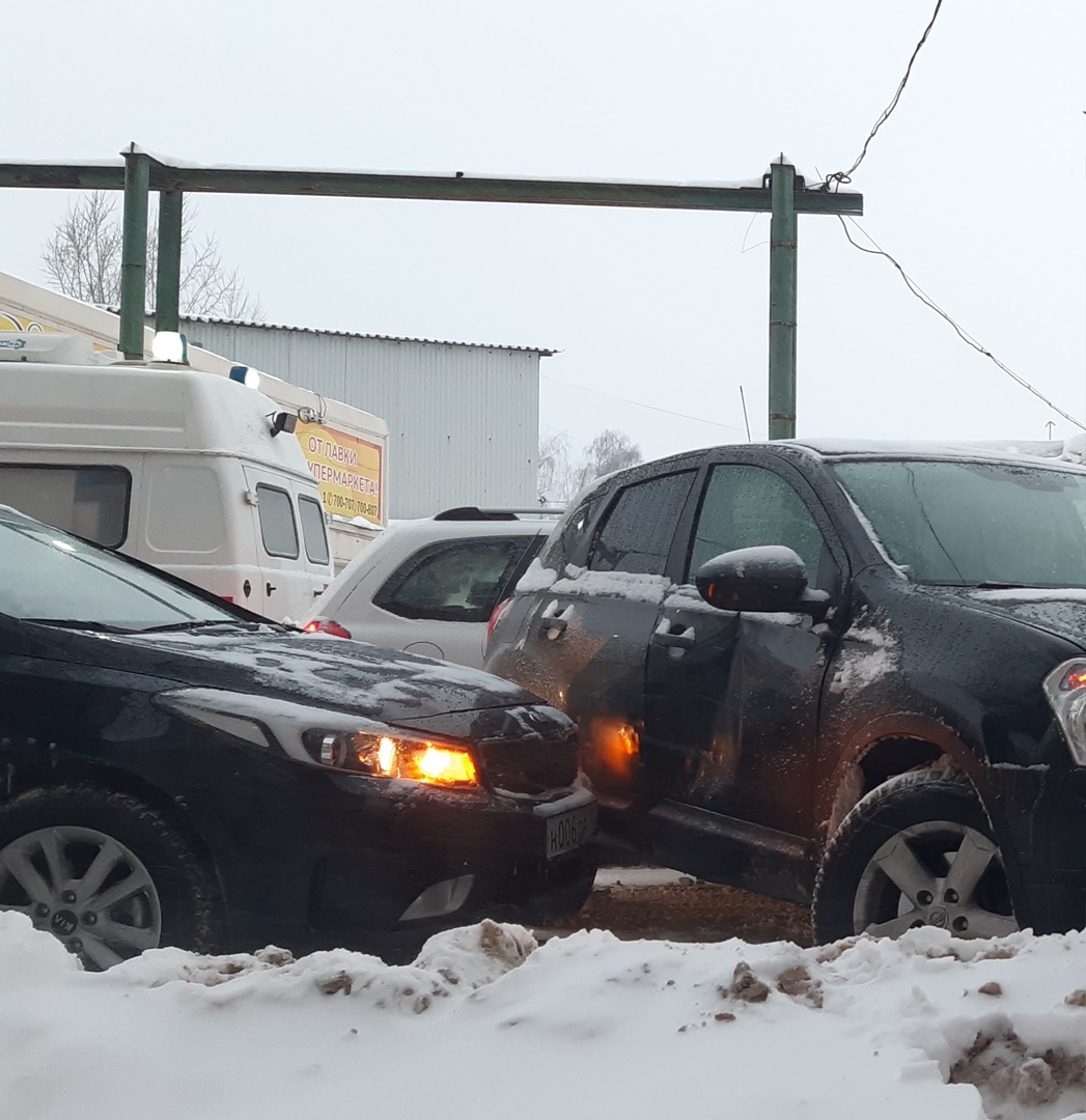 ДТП и снег в Туле стали причиной "мертвых" пробок