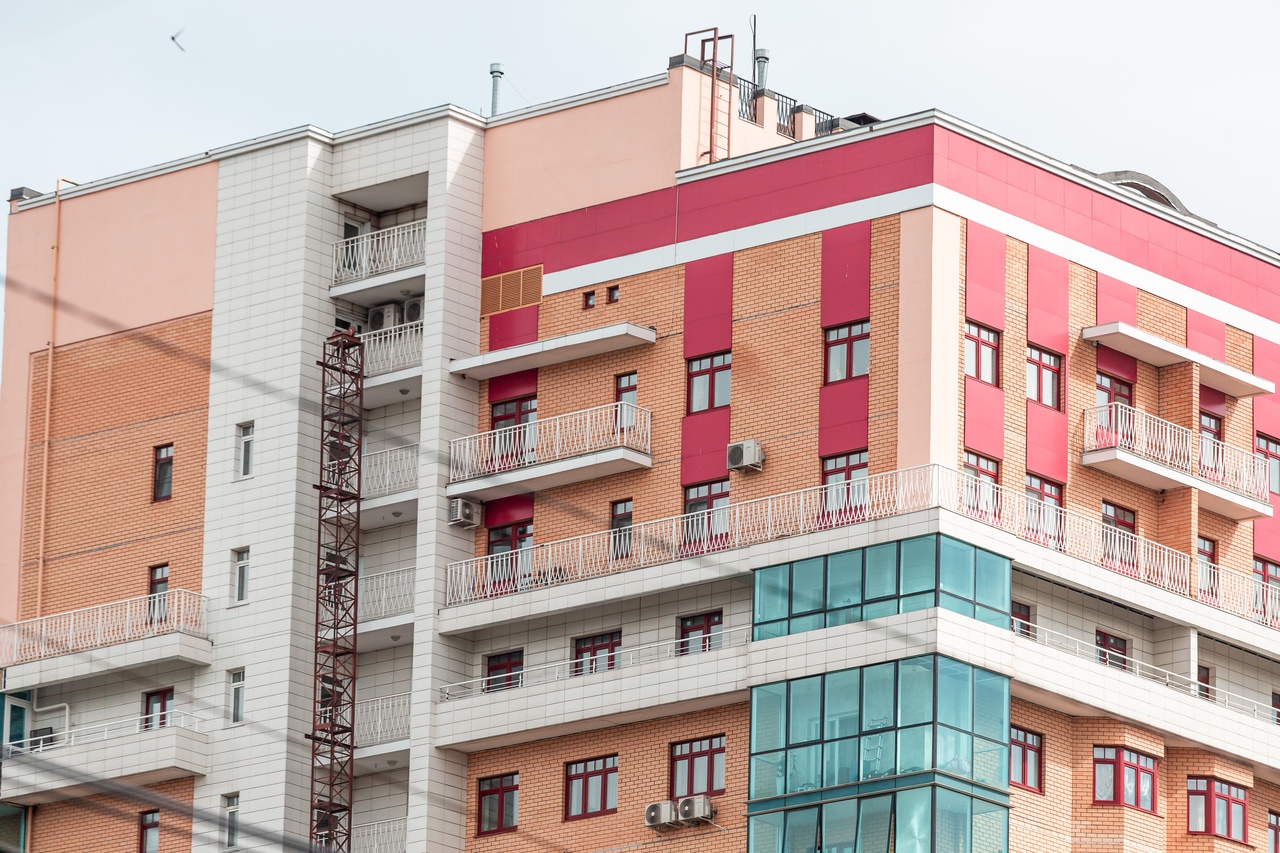 Алексей Дюмин поручил ускорить ремонт квартир для медиков